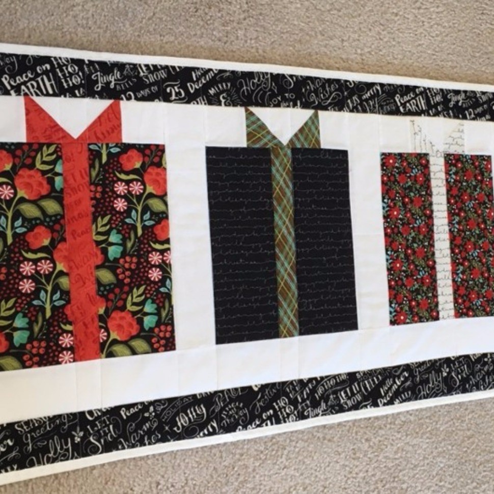 More Christmas Runners | Quiltsby.me