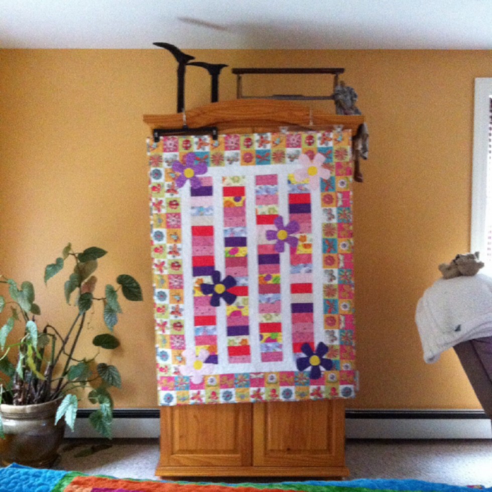 Baby Coin Quilt with Applique