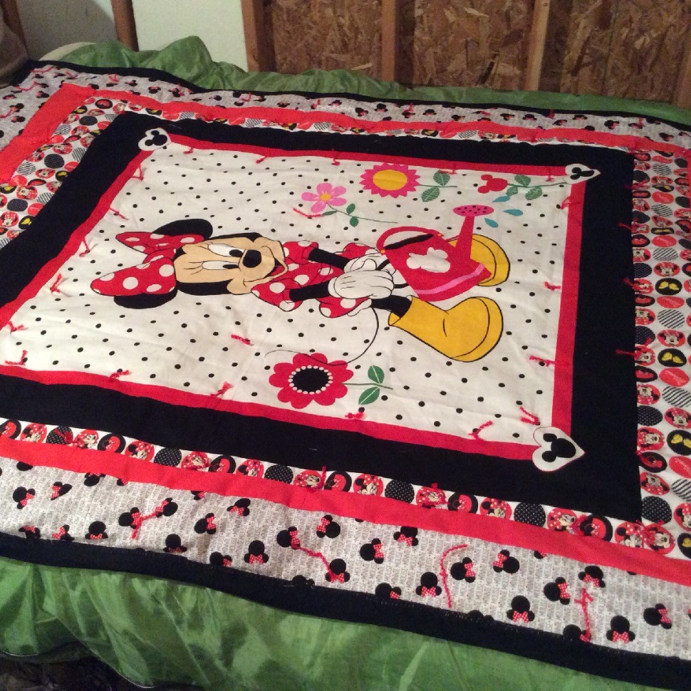 Minnie Mouse Quiltsby me