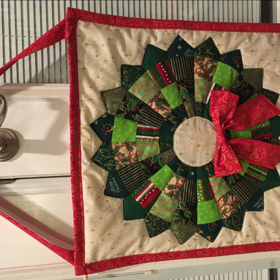 dresden-christmas-wreath-quiltsby-me