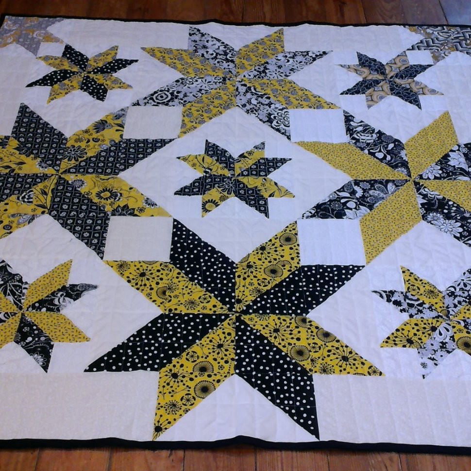 black and gold Variable Star Quilt