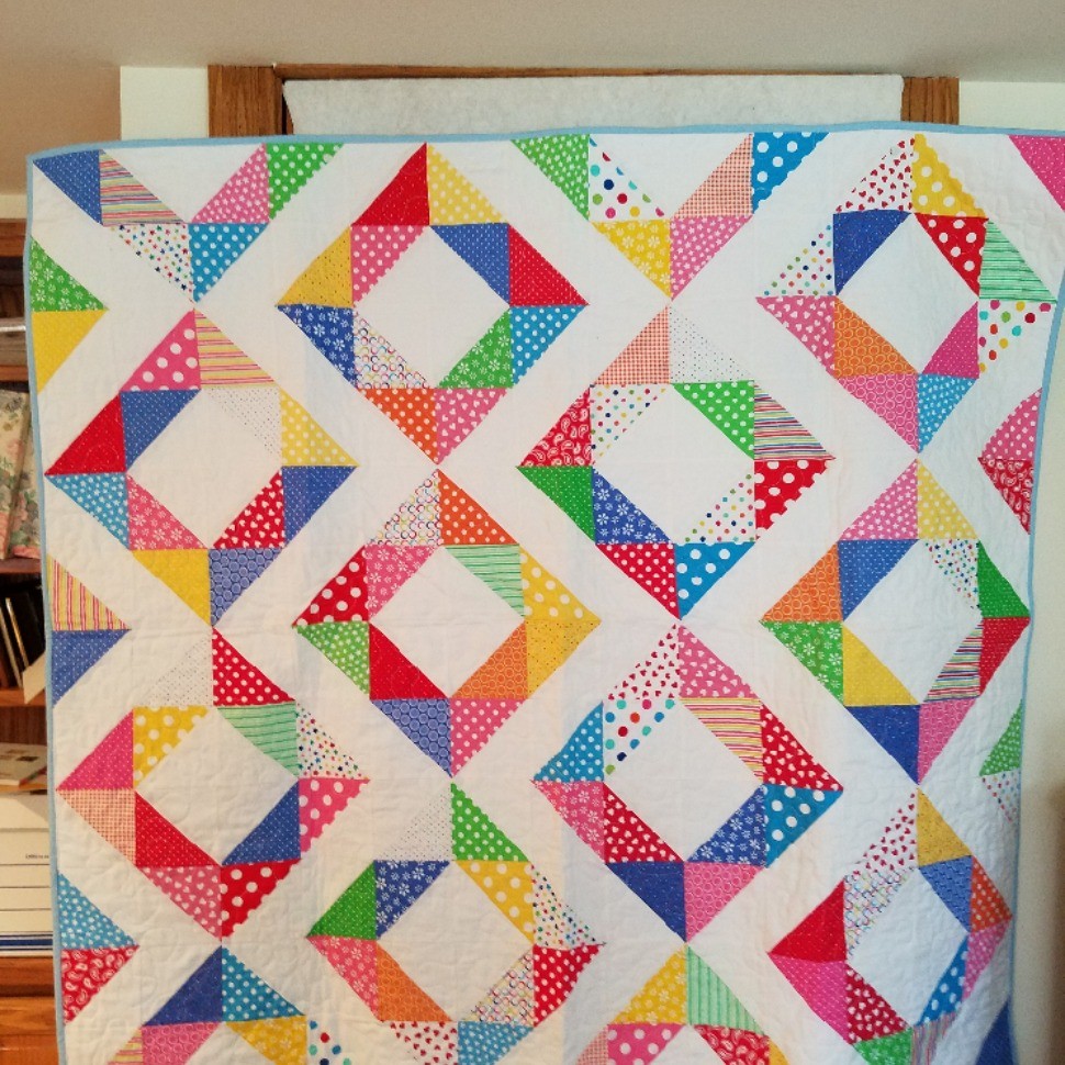 Fresh Diamonds Multi bright Quilt Quiltsby me