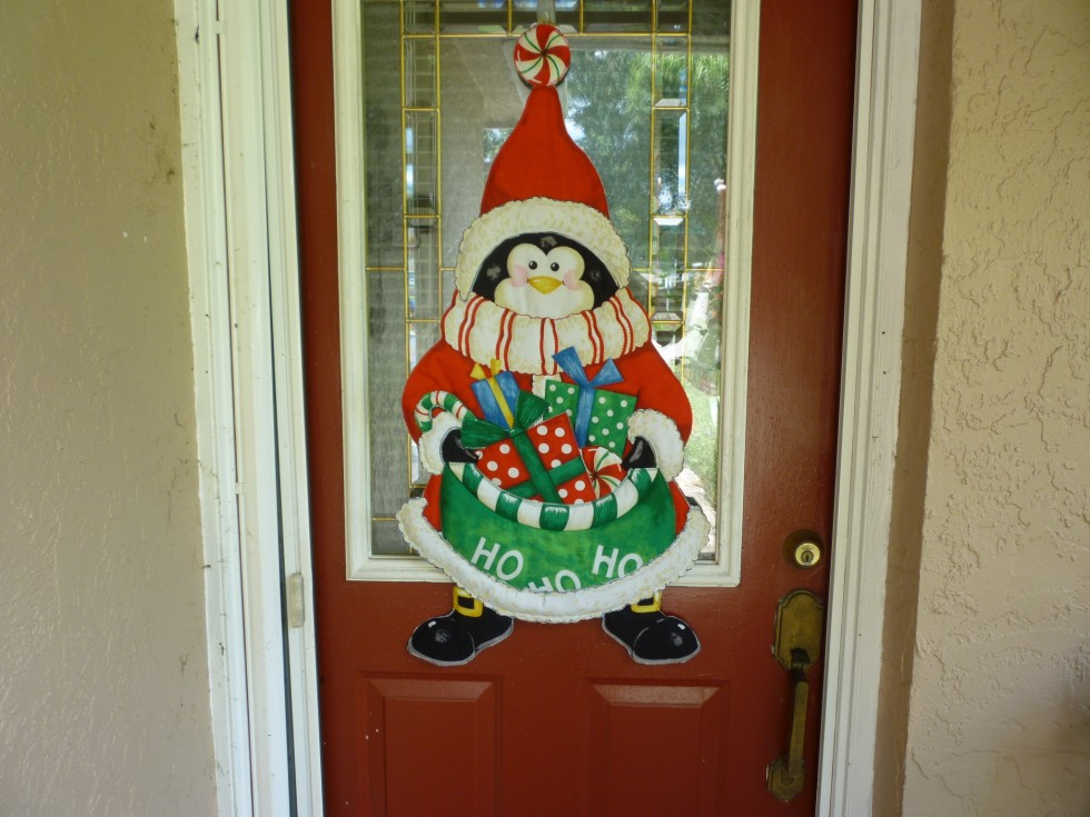 Jolly Holiday Peniguin Door Decoration