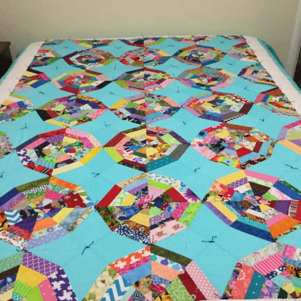 Scrappy Wacky Web Quilt Quiltsby me