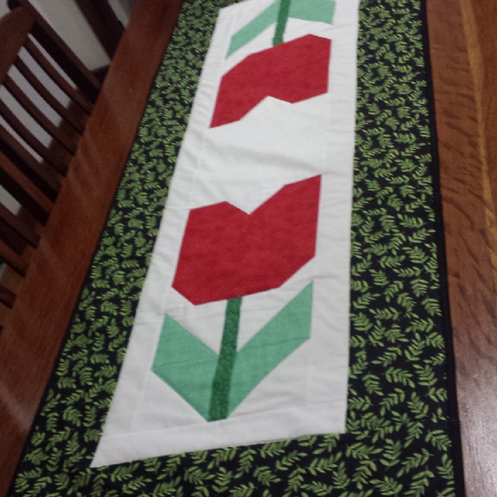 Totally Tulips Table Runner