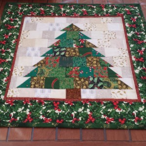 Christmas Table Topper/Wall Hanging 