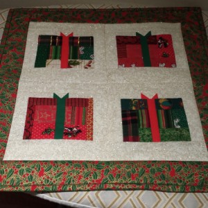 Christmas Table Topper / Mini Wall Hanging