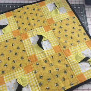 Cuddle Quilt - Baby Bee