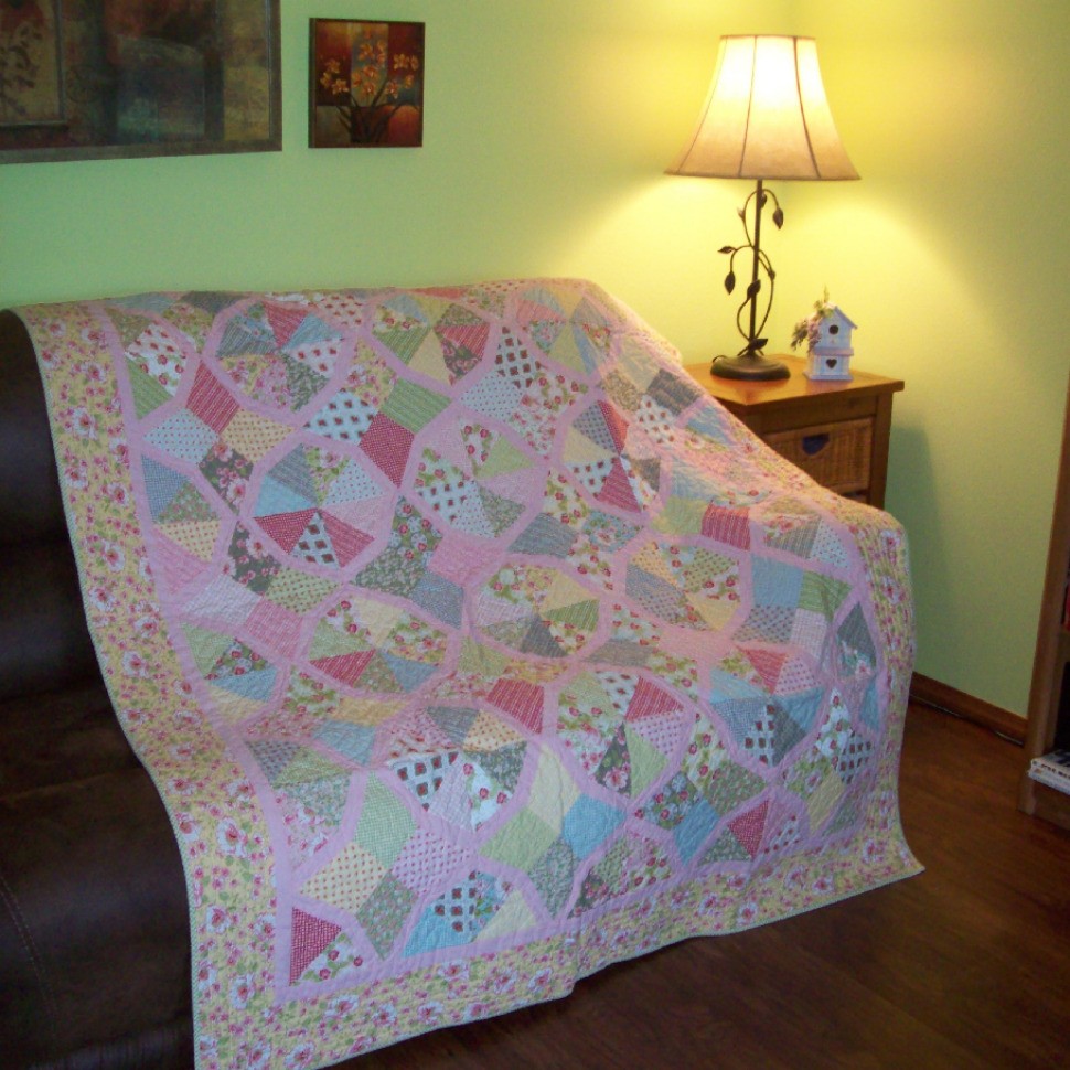 Bordered Periwinkle Quilt 