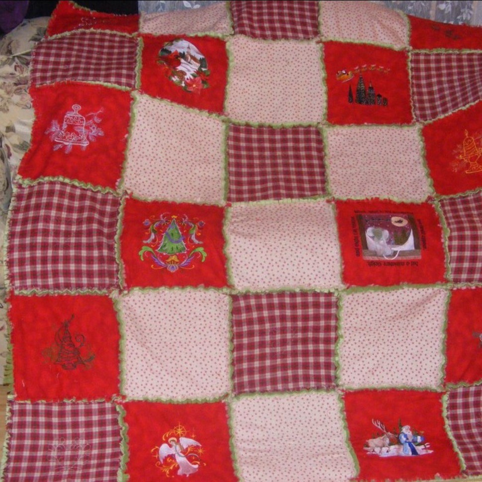 Christmas rag quilt