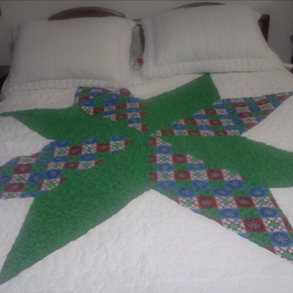 CHRISTMAS STAR QUILT