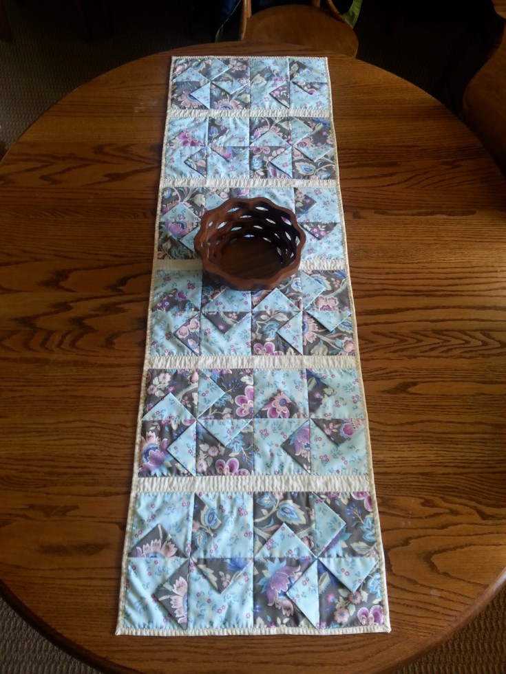 Dimensional Pinwheel Tablerunner